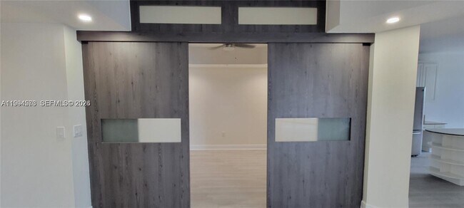 Foto del edificio - 10730 NW 66th St