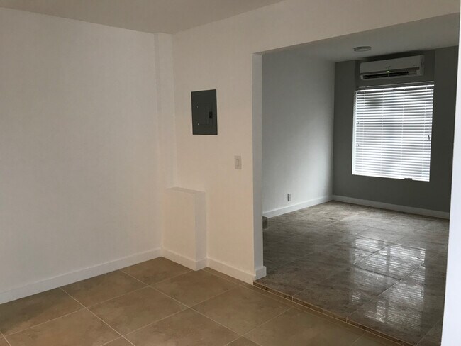 Foto del edificio - NE 8th Ave