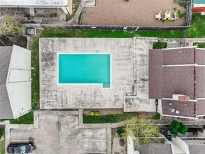 Building Photo - 10075 Westpark Dr