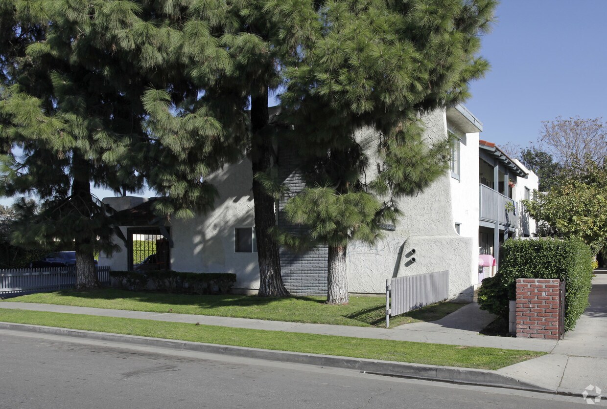 6092 Kingman Ave, Buena Park, CA 90621 Apartments in Buena Park, CA