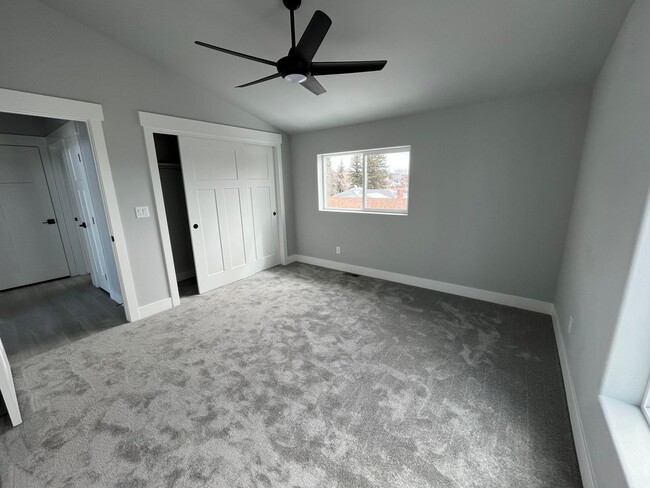 Foto del edificio - 236 Miller Ln