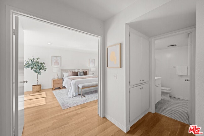 Building Photo - 1758 Palisades Dr