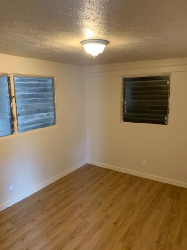 Building Photo - 601 S Papa Ave