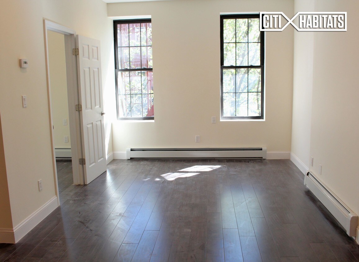 Primary Photo - 406 Tompkins Ave