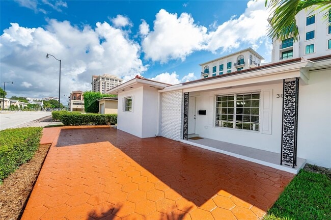 Building Photo - 3091 S Le Jeune Rd