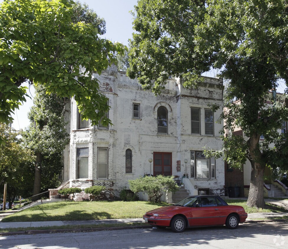 Primary Photo - 1146 S 32nd St