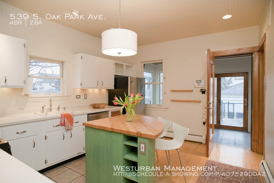 Foto principal - 539 S Oak Park Ave