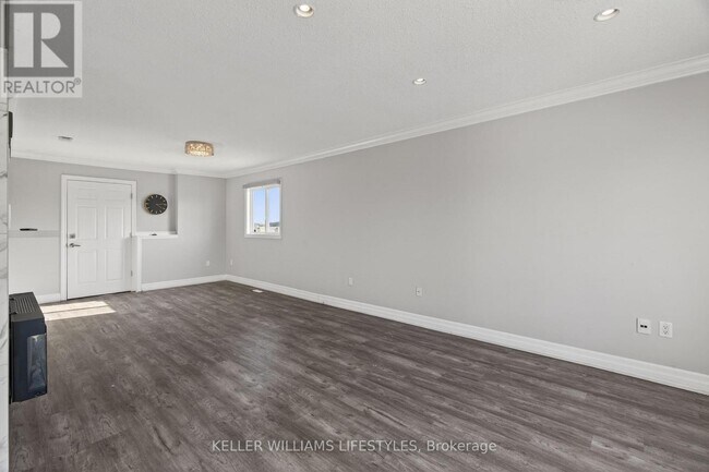 Photo du bâtiment - 1608 Evans Blvd