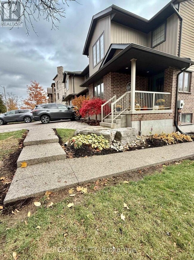 Building Photo - 353 Colborne St