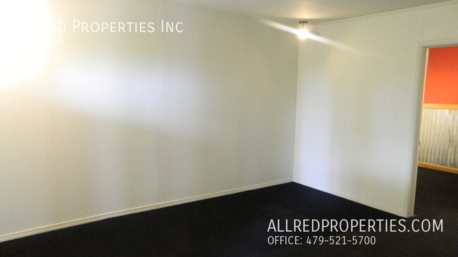 Building Photo - 621 N Leverett