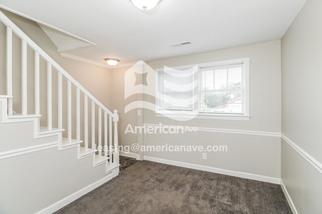 Building Photo - 720 Bryant Rd