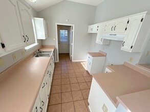 Building Photo - 4267 Kings Valley Cove E