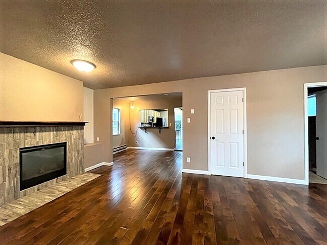 Foto del edificio - 2022 W Pikes Peak Ave