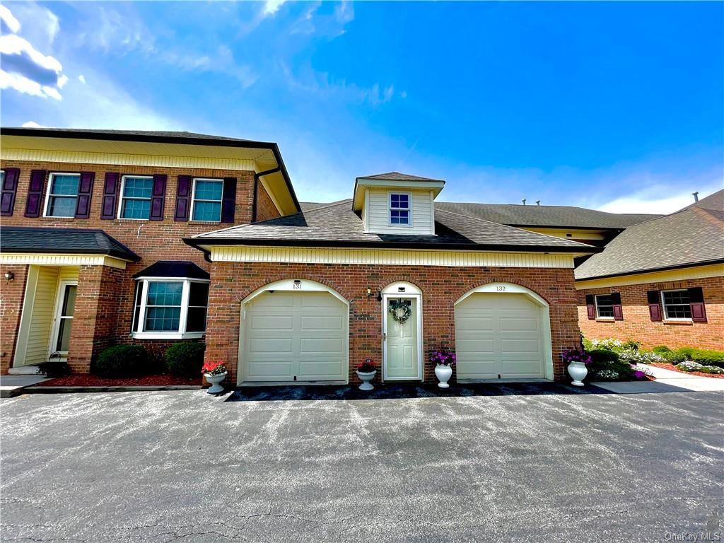 Foto principal - 131 High Point Cir