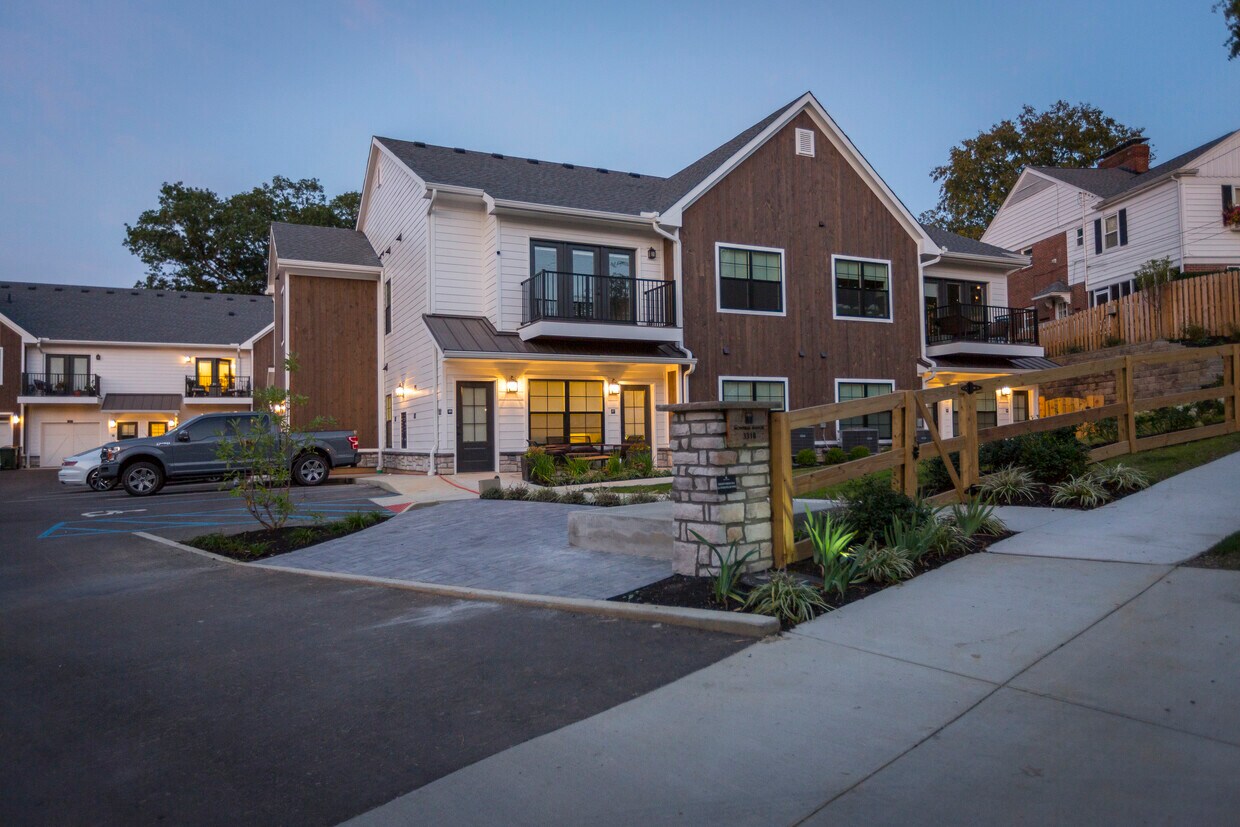 Mowbray Manor 3318 Mowbray Ln Cincinnati, OH