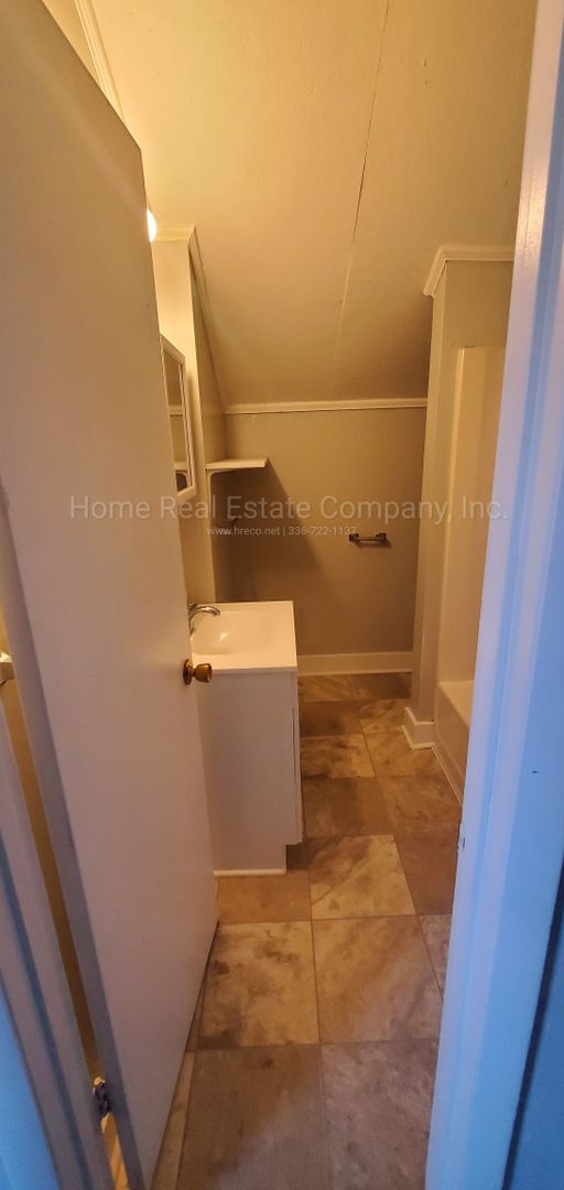 Foto del edificio - 318 E Monmouth St