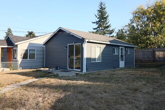 Building Photo - 2344 Trenton Ave