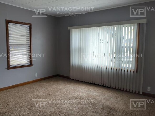 Building Photo - - Two Rivers House For Rent –
