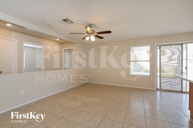 Building Photo - 692 Rising Brook Dr