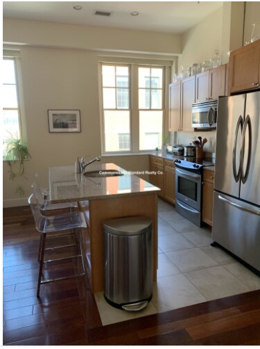 Primary Photo - 522 Harrison Ave