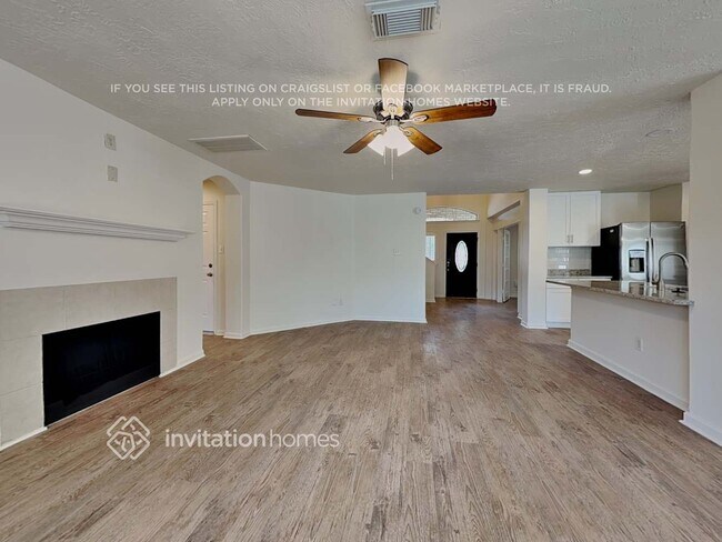 Foto del edificio - 28631 Hidden Lake W