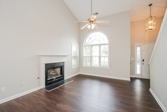 Building Photo - 413 Rosemont Ct