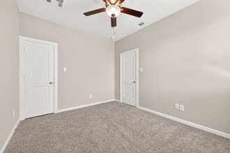 Building Photo - 9442 Starlight Oak Dr