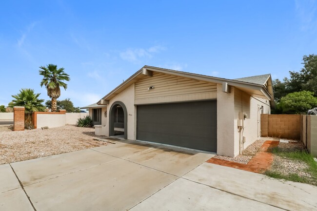 Building Photo - 8931 N 105Th Ln