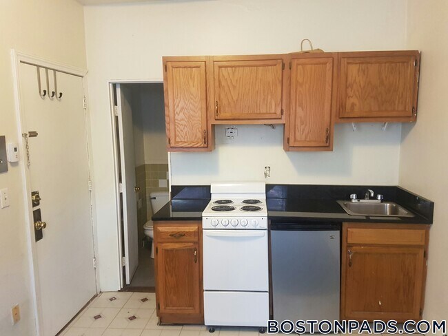 Building Photo - 10 Wait St