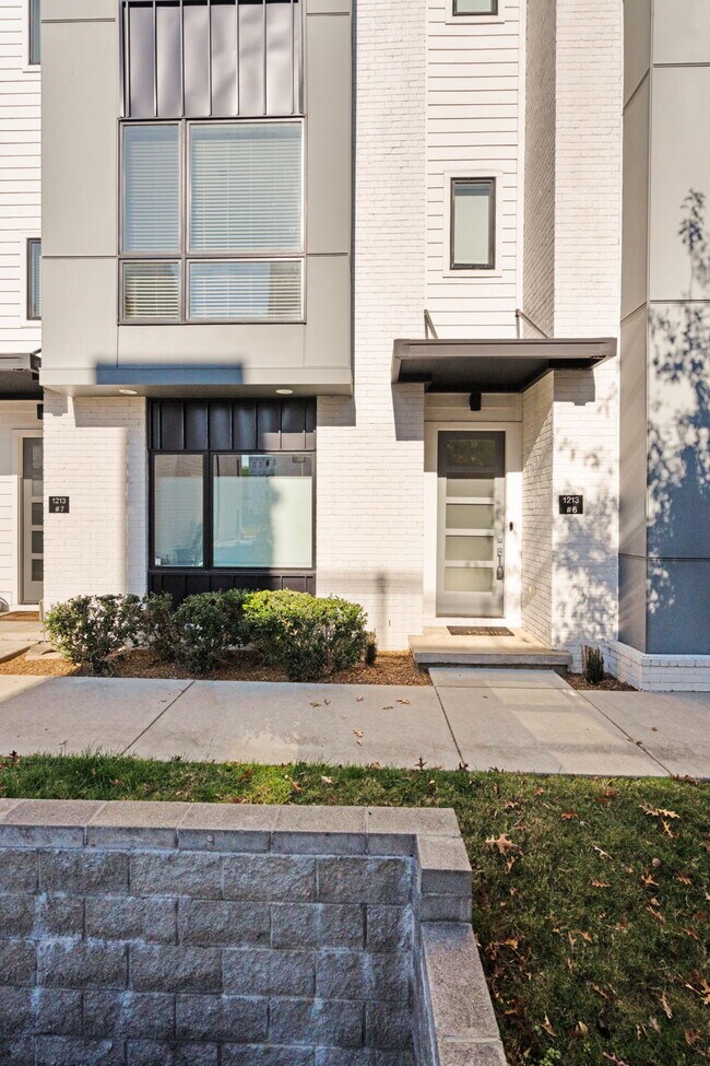 Foto del edificio - 1213 10th Ave N