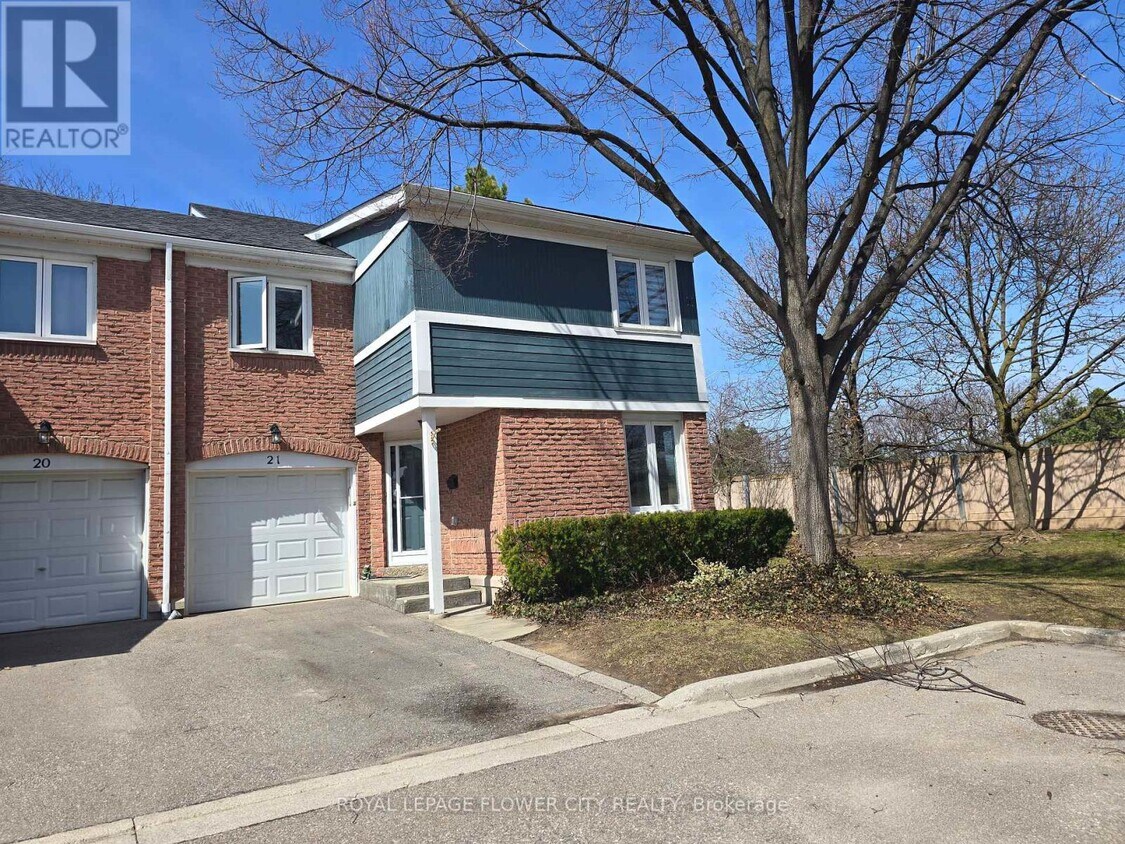 Photo principale - 2155-2155 South Millway