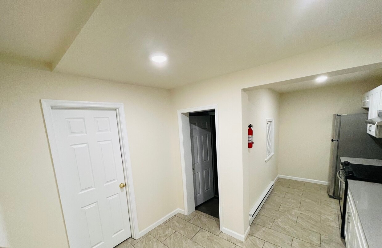 Kitchen - 131 W Linden St