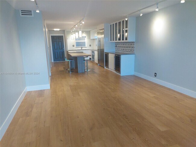 Foto del edificio - 1617 SE 15th St