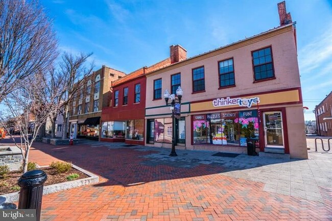 Foto del edificio - 104 S Loudoun St