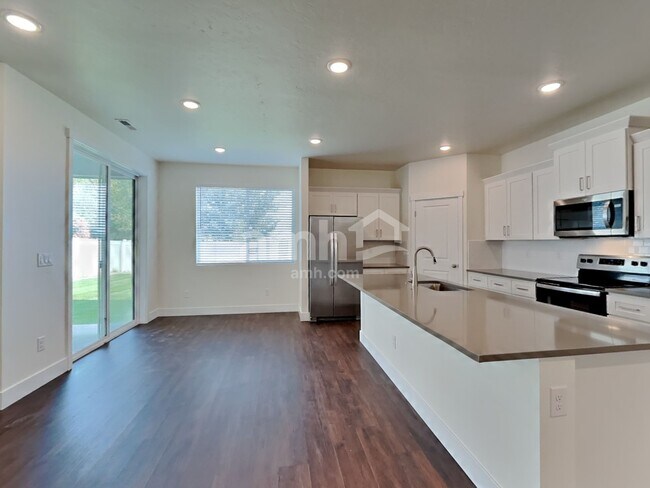 Foto del edificio - 1498 N Alderleaf Ave