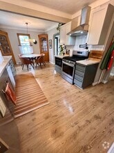 Building Photo - 1266 Draper Ave