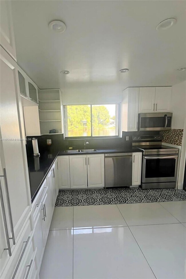 Foto del edificio - 232 Wimbledon Lake Dr