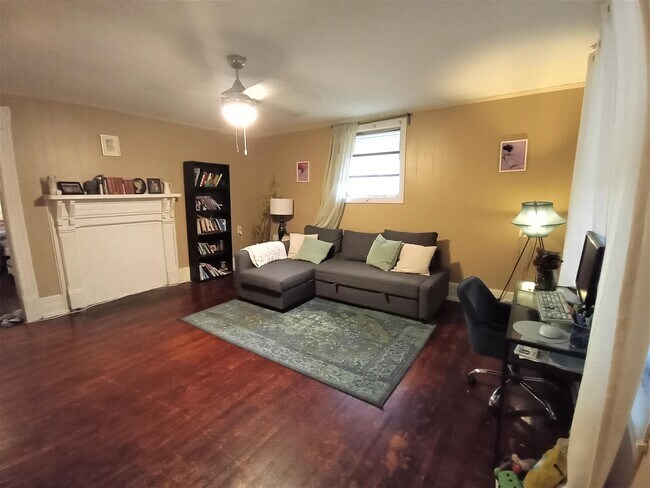 Foto del edificio - 1032 Curran St NW