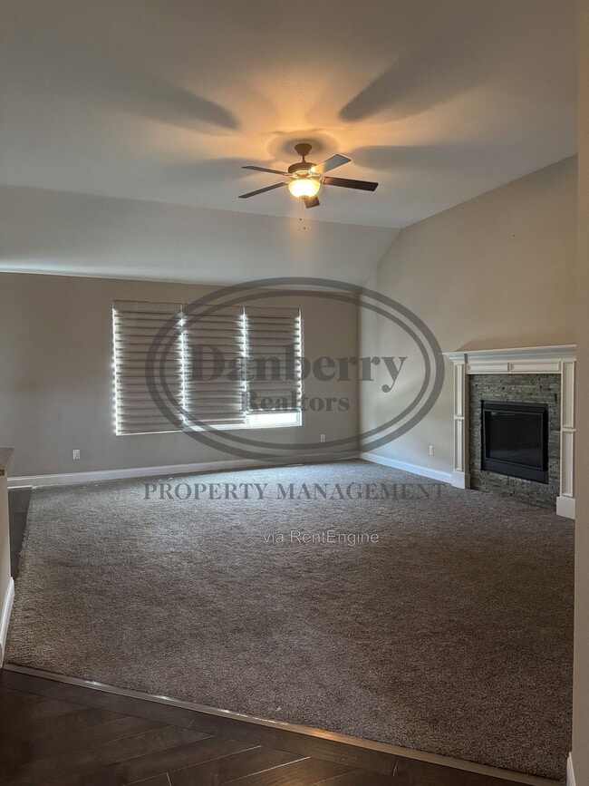 Building Photo - 26741 Woodmont Dr