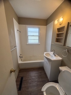 Building Photo - 2 bedroom, 1 bath with detached garage
