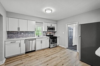 Building Photo - 816 1st St