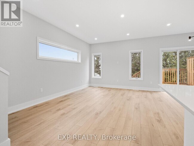 Building Photo - 1142 Ontario Rd