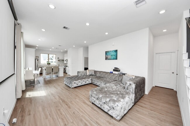 Foto del edificio - 309 Violet Crown Ln