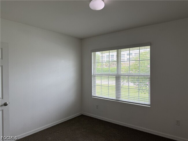 Foto del edificio - 1741 SW 14th St
