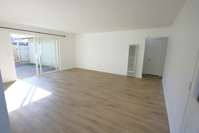 Foto del edificio - 318 N Vine St