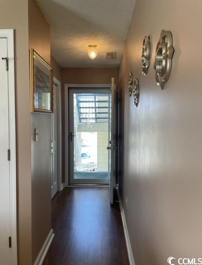 Building Photo - 213 Waterway Dr