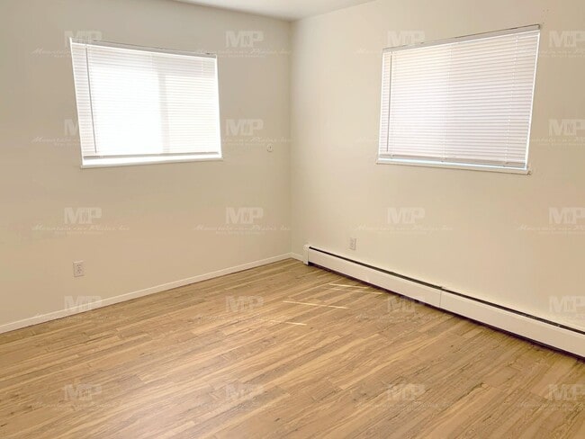 Building Photo - 2909 Sumac St