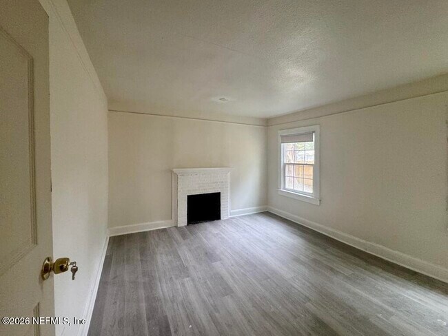 Foto del edificio - 5420 Leaming Ave