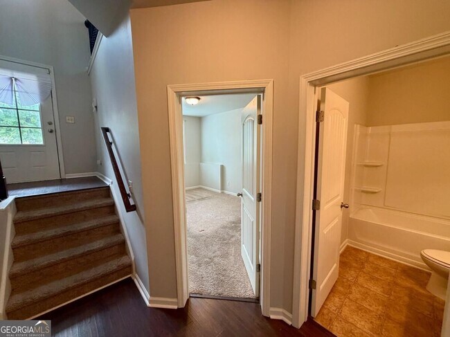 Foto del edificio - 389 Sand Bay Dr SW