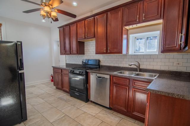 Foto del edificio - 2 bedroom in CHICAGO IL 60612